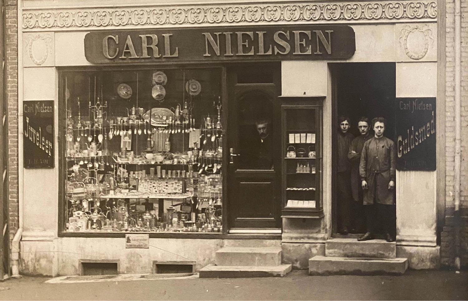 Carl Nielsen Ladendisplay von JM Band®.