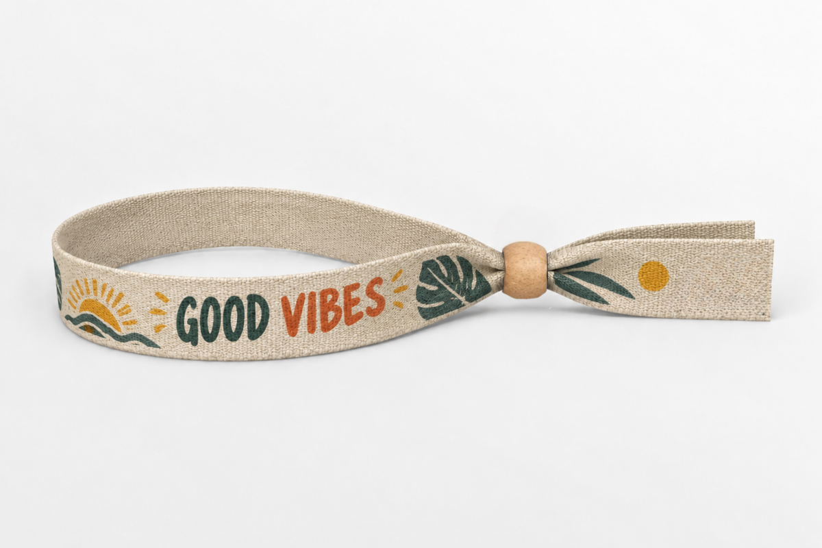 Beiges Baumwollarmband mit farbenfrohem Good Vibes-Druck