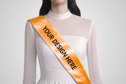 Orangefarbene, individuell gestaltete Schärpe aus Öko-Satin von JM Band®.